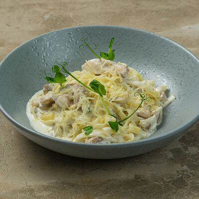 Фетуччини с курицей и грибами в Бали по цене 492 ₽
