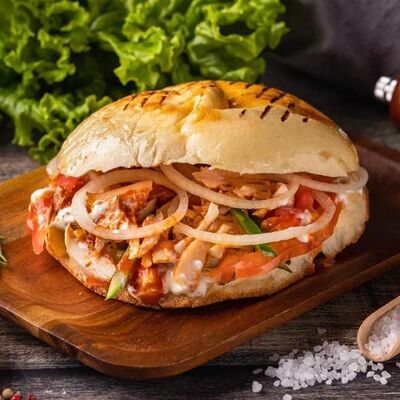 Шаурма в лепешке мини в Вкусно и Сочно по цене 370 ₽