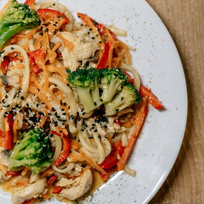 Лапша с курицей в сливочном соусе в Аян по цене 380 ₽