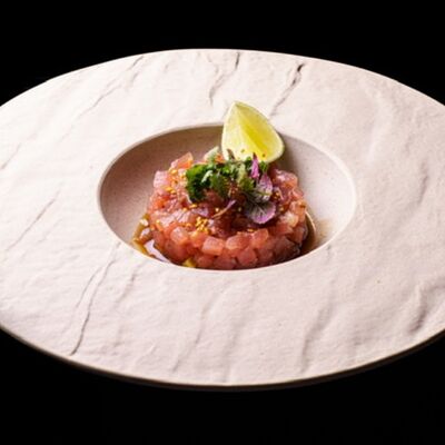 Тартар из тунца в Бар & ресторан Луч по цене 2860 ₽