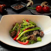 Теплый салат с куриной печенью в Forge