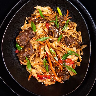 Удон с говядиной в Ньокки по цене 745 ₽