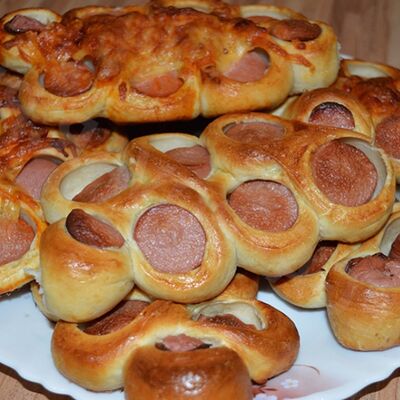 Сосиска в сыре (130 г) в Дом хлеба по цене 150 ₽