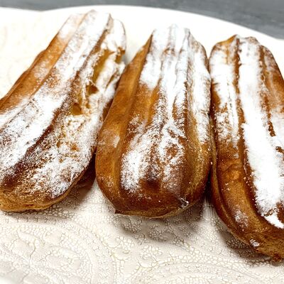 ❄️ Эклер с заварным кремом, 1шт в ПитерЛюбит по цене 105 ₽