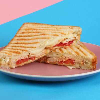 Панини с запеченной курицей в Корица по цене 400 ₽