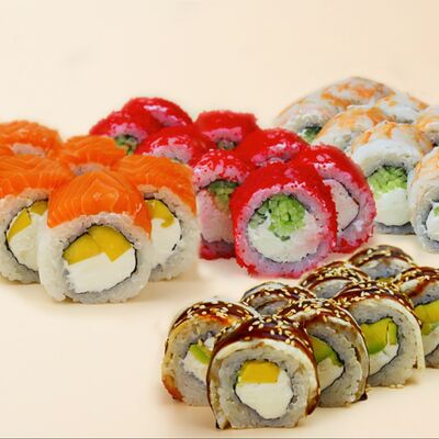 Сет ассорти в Суши Сэгун и роллы по цене 3200 ₽