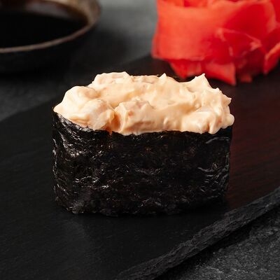 Гункан с курицей в SushiHit по цене 105 ₽
