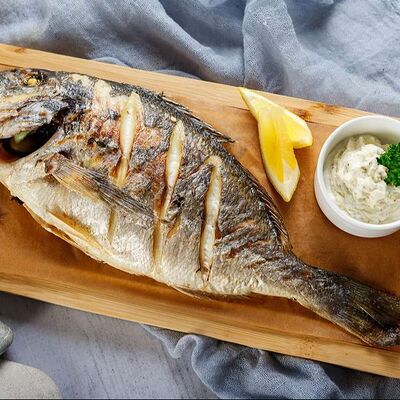 Дорадо жареная в Жемчужина по цене 850 ₽