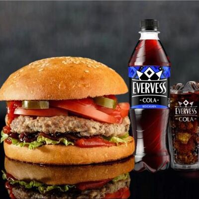Комбо острый бургер с соусом BBQ + Evervess Cola в Grill Market Точно Сочно по цене 579 ₽