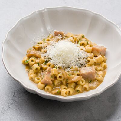 Паста с цыпленком и белыми грибамив Август бистро по цене 680 ₽