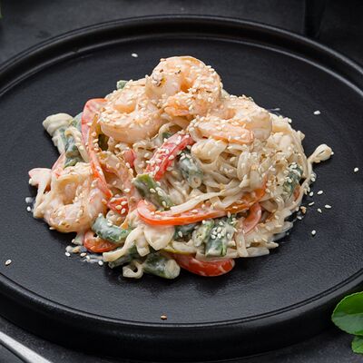 Удон в кокосовом соусе с креветками в Рыба закусывала по цене 689 ₽