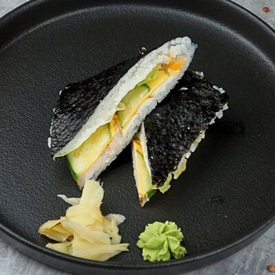 Сэндвич-ролл с копченым цыпленкомв Edateca Едатека по цене 490 ₽