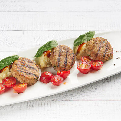 Котлетки из грудки индейки с картофельным пюре со шпинатом в АндерСон по цене 780 ₽