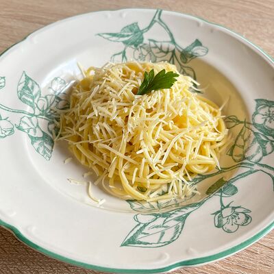 Спагетти с сыром в Pasta Verde по цене 460 ₽