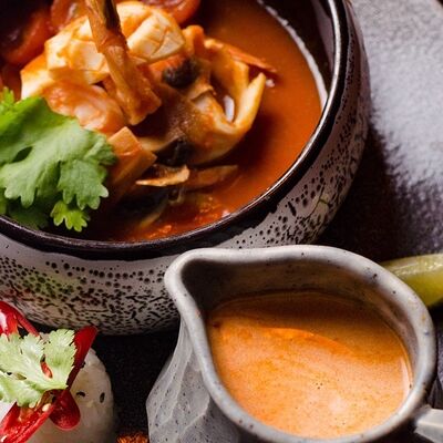 Суп Том ям в PlutuS Resto Club по цене 590 ₽