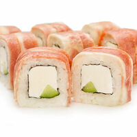 Ролл Филадельфия с беконом в Sushi & Shef