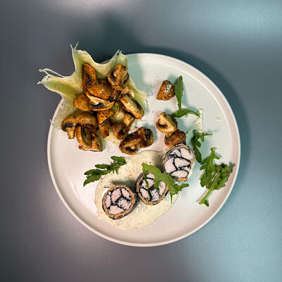 Индейка с жареными шампиньонами в Парнас по цене 720 ₽