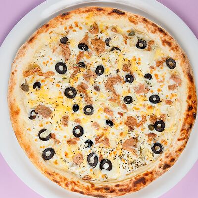 Пицца с тунцомв Dark Lava по цене 920 ₽