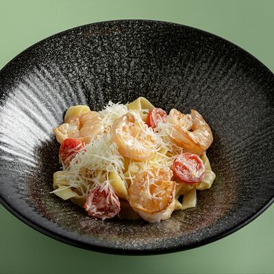 Фетучини с креветками в Coffeeshop Company по цене 940 ₽