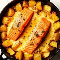 Сковородка с лососем в Ракушка