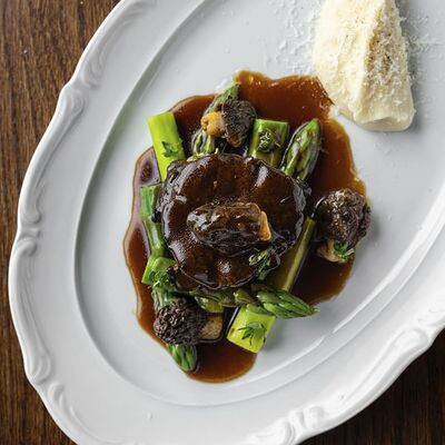 Филе миньонсо сморчками и спаржей в Eshak по цене 1550