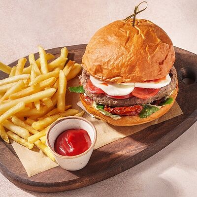 Бургер Итальяно в Перчини на огне по цене 690