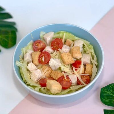 Цезарь боул с курицейв Pokemania по цене 839 ₽