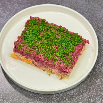 Сельдь под шубой в Кулинария Ласка Гурмэ по цене 450 ₽