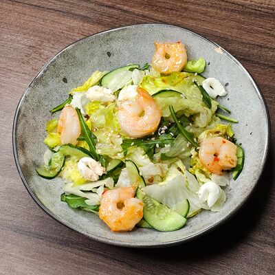 Салат с креветкамив I Want Coffee & Food по цене 700 ₽
