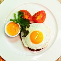 Бифштекс по-селянски в Ресторан Хата возле Шереметьево