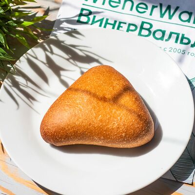 Пирожок печеный с капустой в Винер Вальд по цене 80 ₽