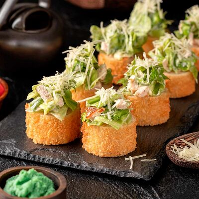 Спринг Цезарь с лососем Xl в СушиСтор по цене 310