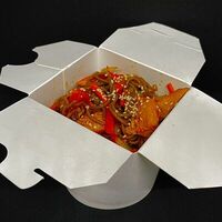 Соба с курицей в остро-сладком соусе в Надо есть халяль