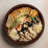 Соте из морепродуктов в Ферма