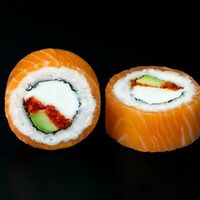 Ролл Филадельфия с авокадо в Sushi Loft