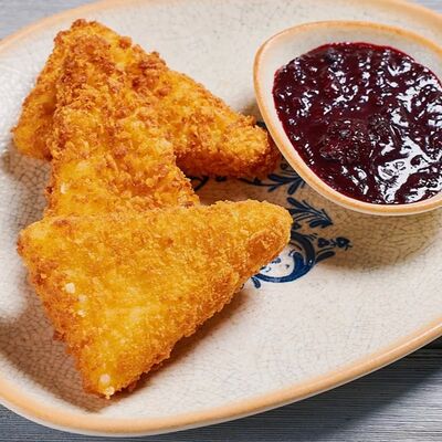 Сулугуни жареныйв Горячо и вкусно по цене 400 ₽