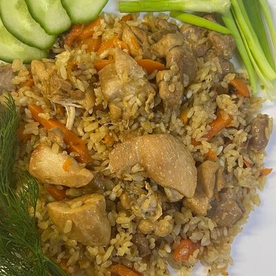 Плов с курицейв Буузы сочные по цене 272 ₽