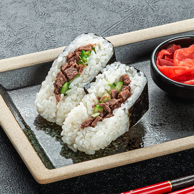 Онигири говядина в Сан Суши - Пицца по цене 262 ₽