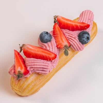 Эклер Клубничный без сахара в Особенный Наполеон Кондитерская по цене 380