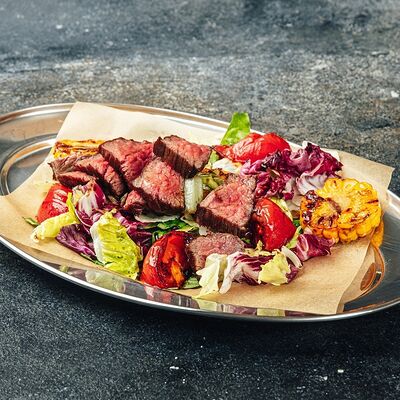 Стейк-салат с кукурузойв Стейк & Бургер Мираторг по цене 1885 ₽