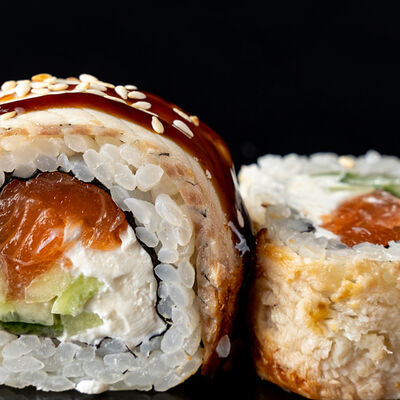 Ролл Канада в Джонга по цене 550 ₽