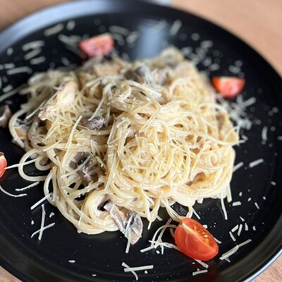 Паста с курицей с грибами в AG-кафе по цене 260 ₽