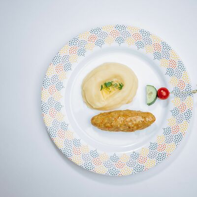 Куриная котлетка с картофельным пюре в Кафе-парк Теремок по цене 225 ₽