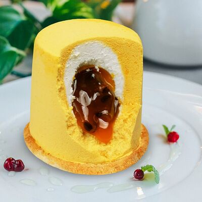 Пирожное Манго-маракуйя в Di An Pho по цене 350 ₽