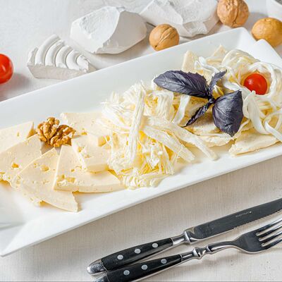 Сырное ассорти в Шеф-Рояль по цене 1250 ₽