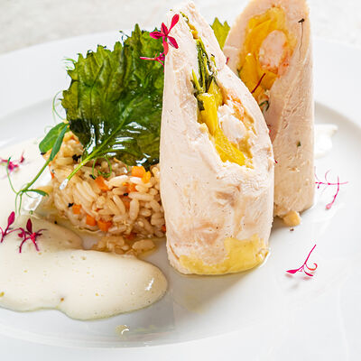 Ролл из курицы с сыром и креветками в Blackberry по цене 20 р.