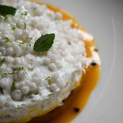 Рисовый мусс с манго и апельсином в More More по цене 580