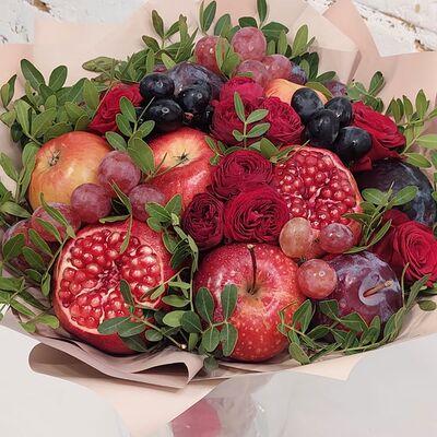 Букет из фруктов с гранатом в Buketonline - Съедобные букеты и клубника в шоколаде по цене 4950 ₽