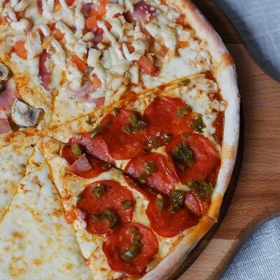 Четыре Вкуса на Красном 38 см в Панда Бистро по цене 989 ₽
