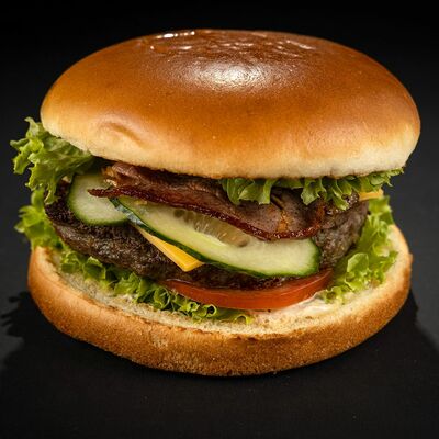 Бургер Чёткий Бро в Wasabi по цене 520 ₽